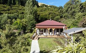 Koromiko Cottage At Lochsloy Farmstay Little River